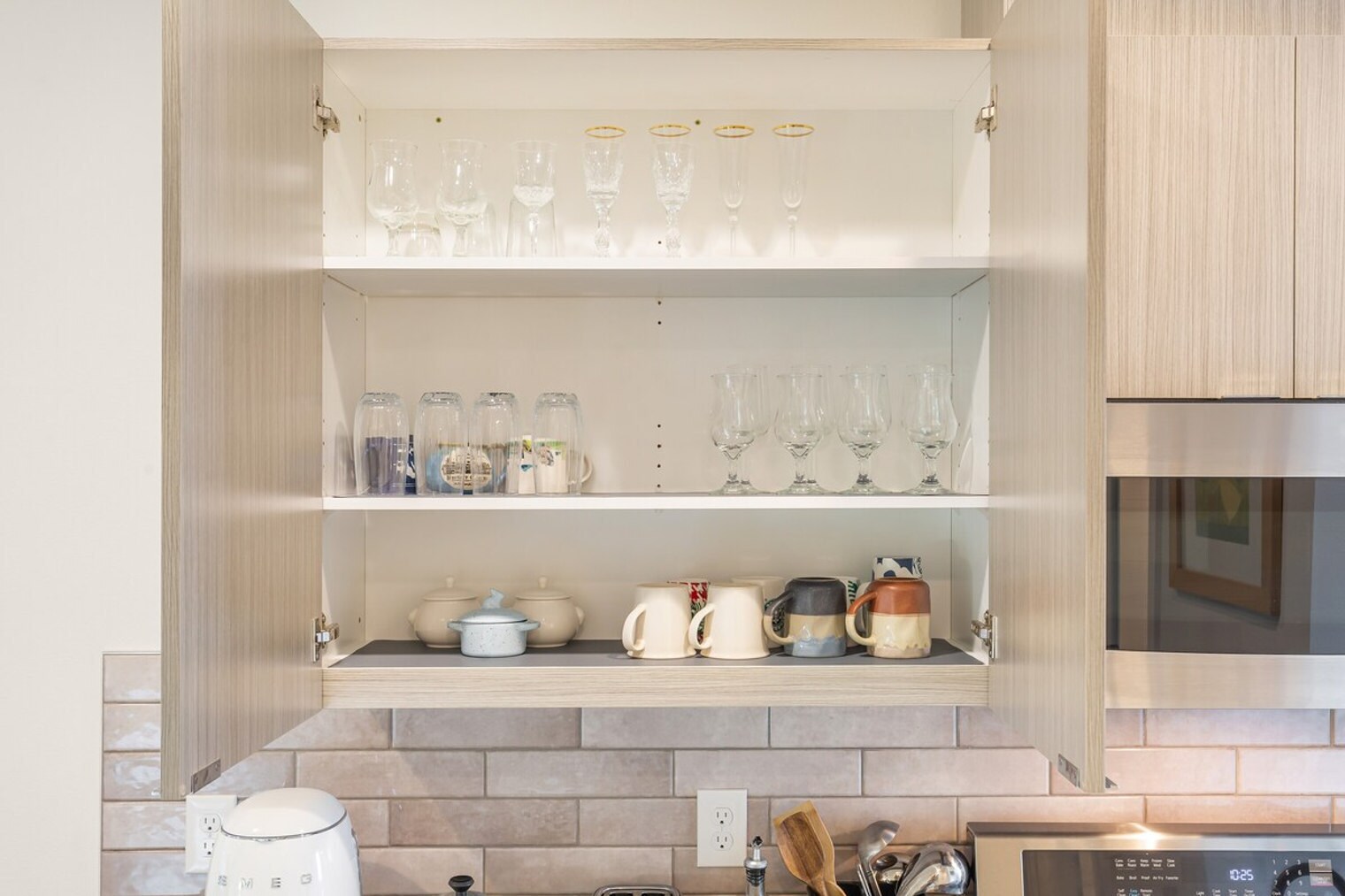 Building Photo - 9413A Roosevelt Way NE