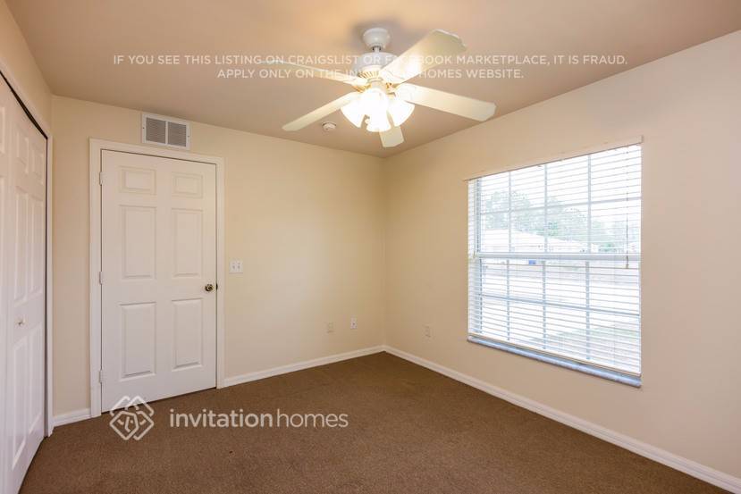 Building Photo - 2422 Joe Ave S