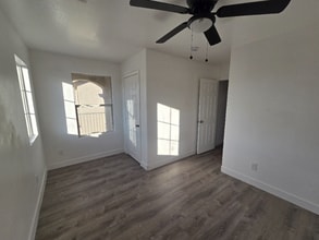 Building Photo - 5117 S 15th Pl