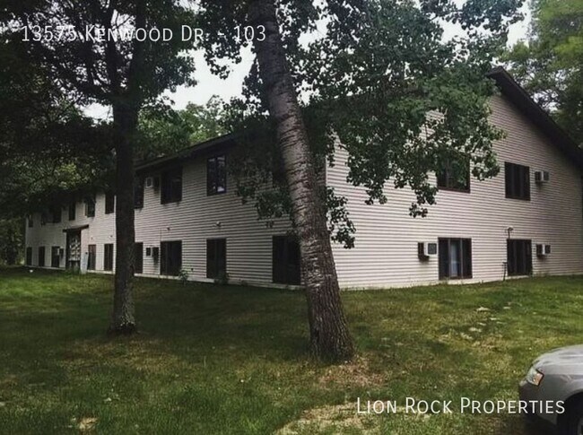 Building Photo - 13575 Kenwood Dr N