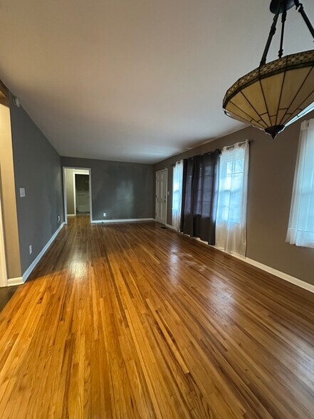 Building Photo - 718 Woodhill Dr