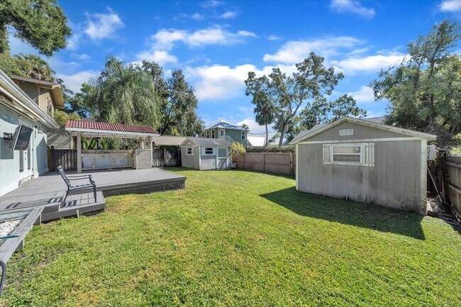 Building Photo - 314 W Frances Ave