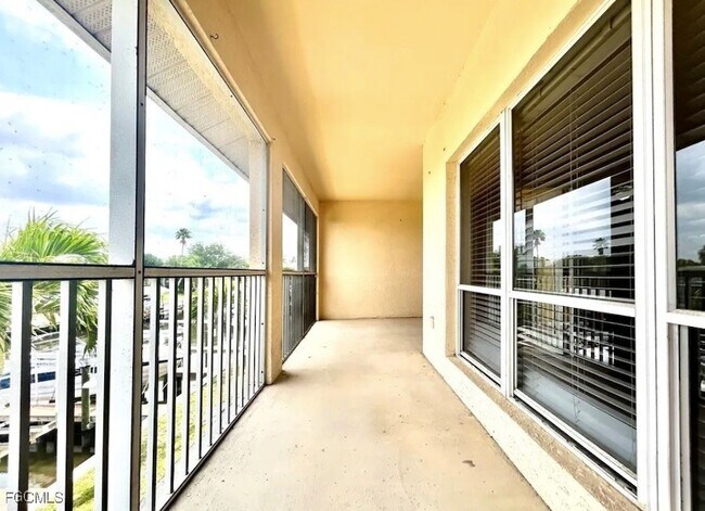 Building Photo - 909 SW 47th Terrace