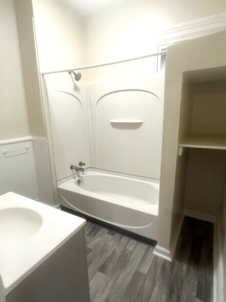 Building Photo - 239 W 16th St