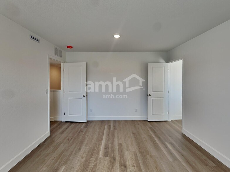 Building Photo - 10536 Lagaspi Dr