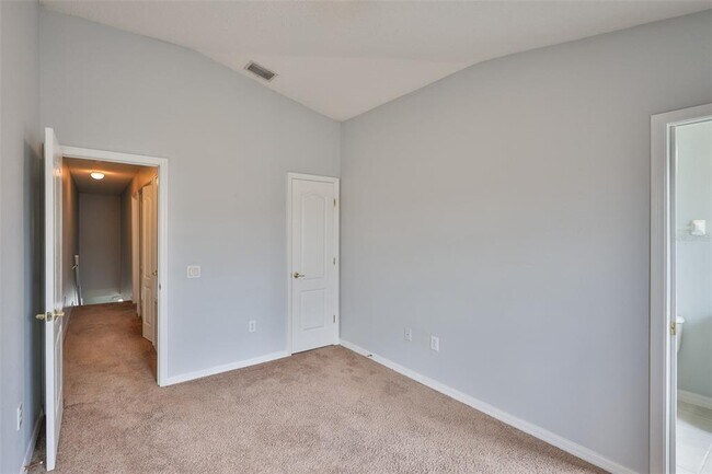 Building Photo - 12950 Kings Crossing Dr