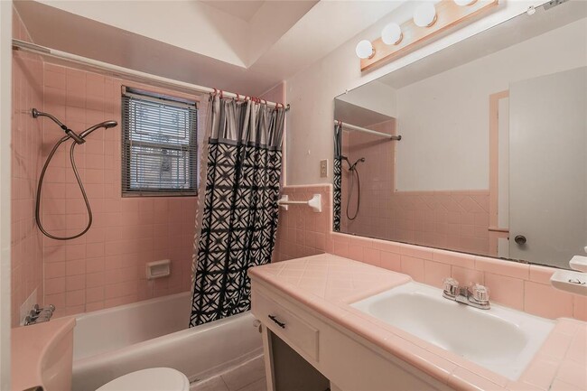 Building Photo - 4341 Kolloch Dr