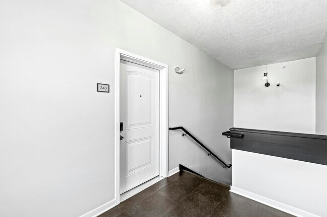 Building Photo - 260 N 10th St