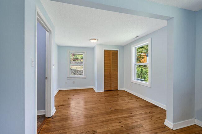 Building Photo - 513 Hiawassee Ave