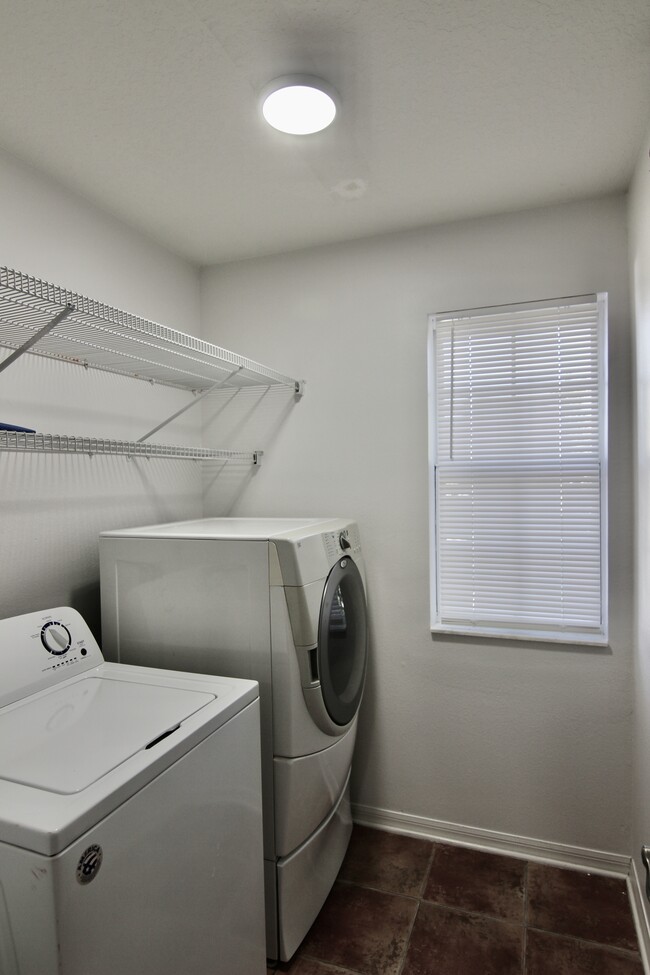 Laundry room - 10825 Lake Saint Charles Blvd