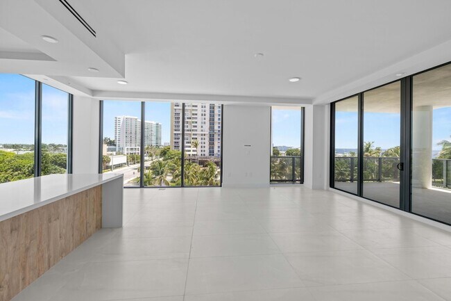 Building Photo - 305 Briny Ave