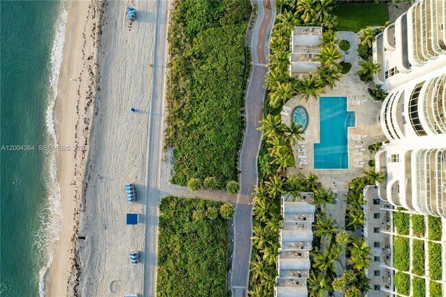 Building Photo - 6365 Collins Ave