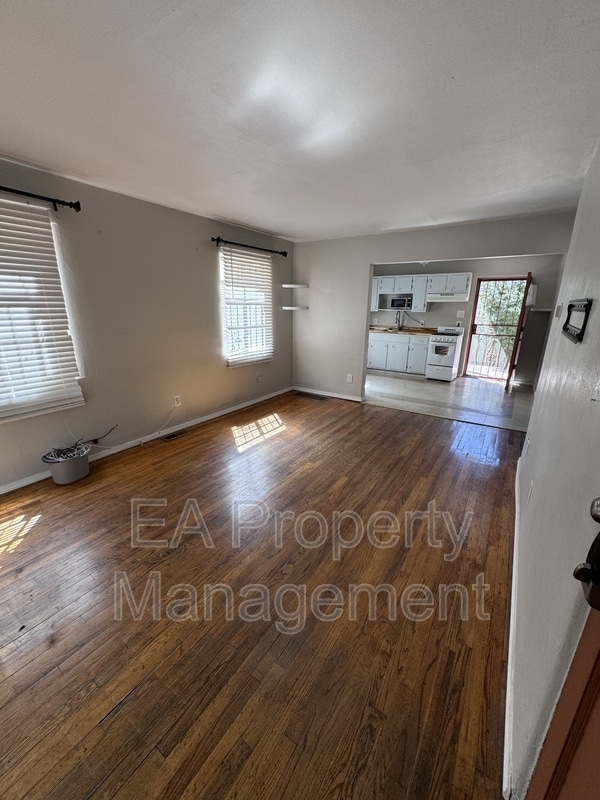 Building Photo - 505 7th St SW