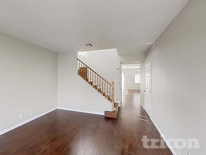 Building Photo - 717 Horse Stable Ave