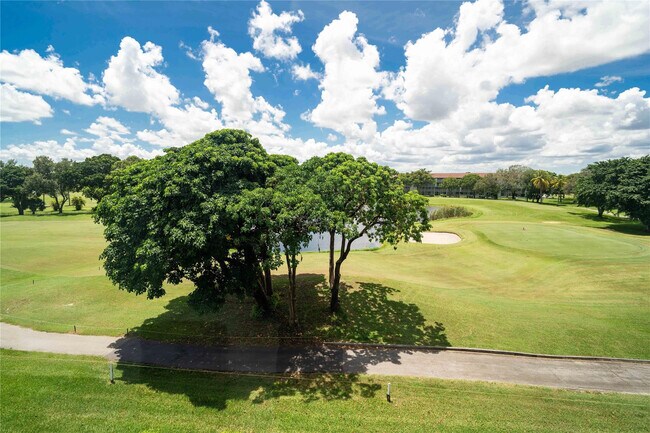 Building Photo - 300 SW 134th Way