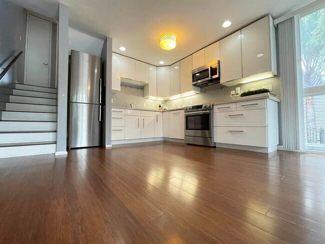 Building Photo - Updated Gated Condo with Pool Access Near SDSU & Shopping
