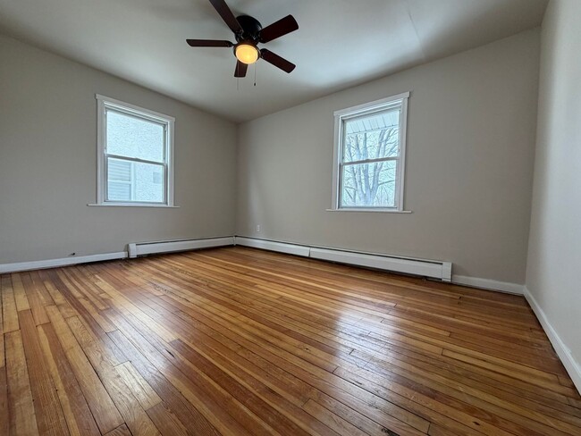 Building Photo - Fantastic Bristol Borough-Two Bedroom