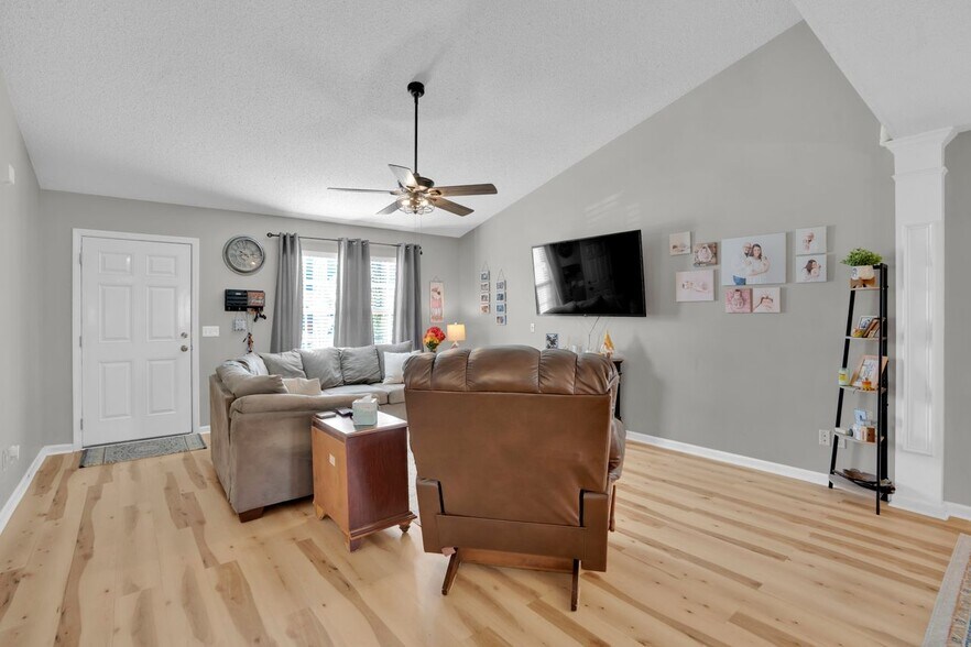 Building Photo - 129 Merowey Ct