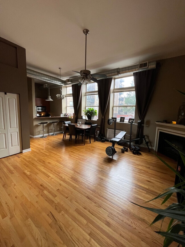Building Photo - 4545 S Drexel Blvd