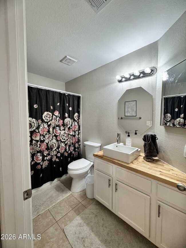 Building Photo - 1461 S Cholla Pl