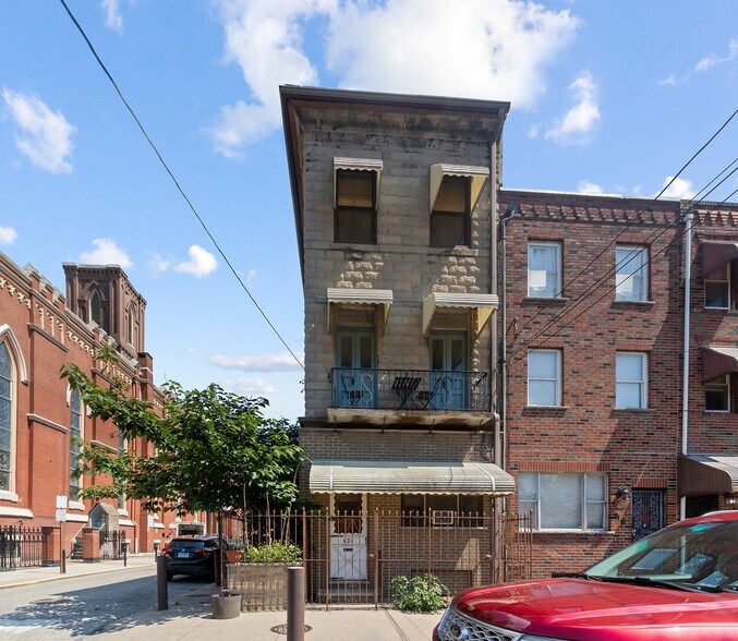 Building Photo - 921 Christian St