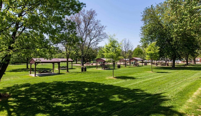 Building Photo - 102 E South St