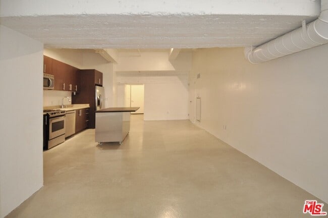 Building Photo - 849 S Broadway