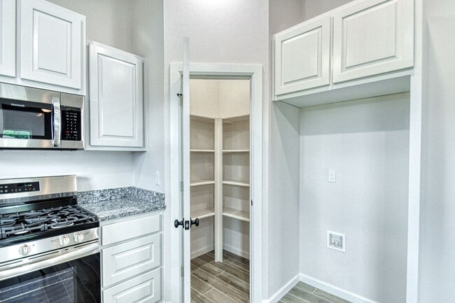 Building Photo - Brand New Construction in Varenna Landing!
