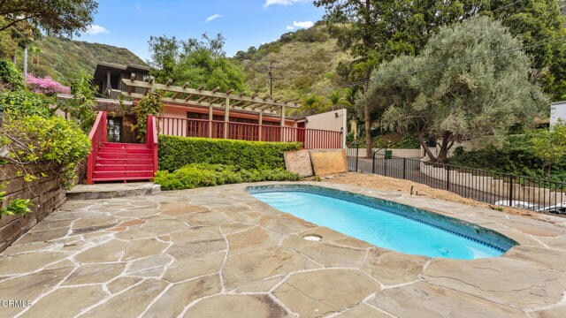 Building Photo - 1450 Benedict Canyon Drive