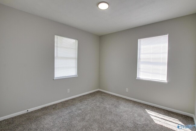 Building Photo - 629 Dawson Terrace NW