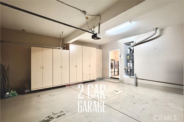 Building Photo - 2566 Pearblossom St