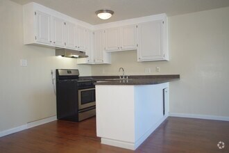Building Photo - Lakeview Towers Apartments