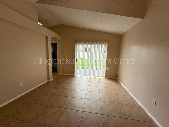Building Photo - 1448 Avleigh Cir