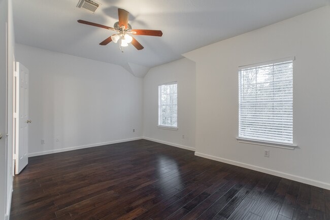 Building Photo - 226 Blushwood Pl