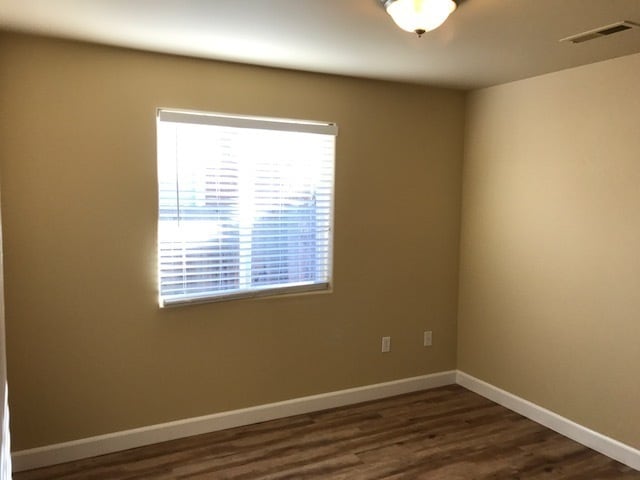 Building Photo - **$750 OFF 1st Month** Great Location! 3 Bedroom Home in SW Bend!