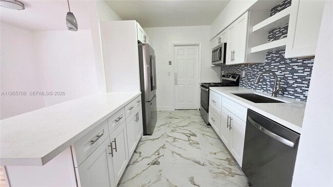 Building Photo - 2440 SW 64th Ave