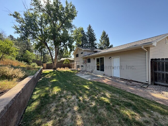 Building Photo - 1429 Auburn Dr