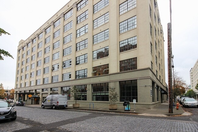 Building Photo - Irving St Lofts