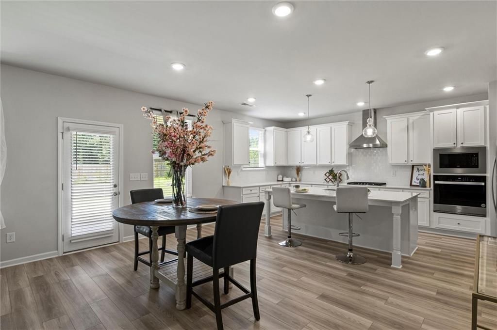 Building Photo - 213 Chiswick Lp