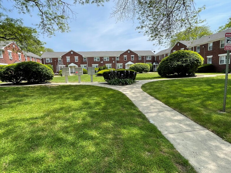 Primary Photo - Warner Village Apartments