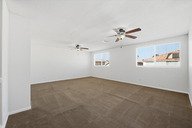 Building Photo - Exquisite 5-bed, 3-bath home w/ spacious 3-car garage offers luxurious living & effortless entert...