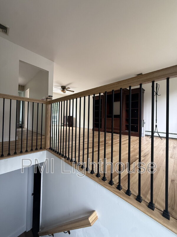 Building Photo - 2077 Feuereisen Ave