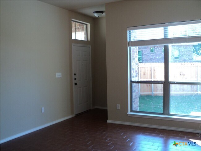 Building Photo - 1105 Brown Rock Dr