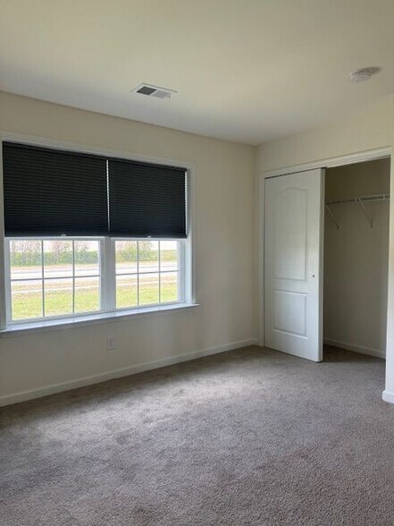Building Photo - 802 Ruth Way