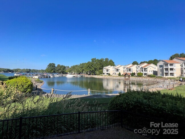 Building Photo - 1140 Torrence Cir