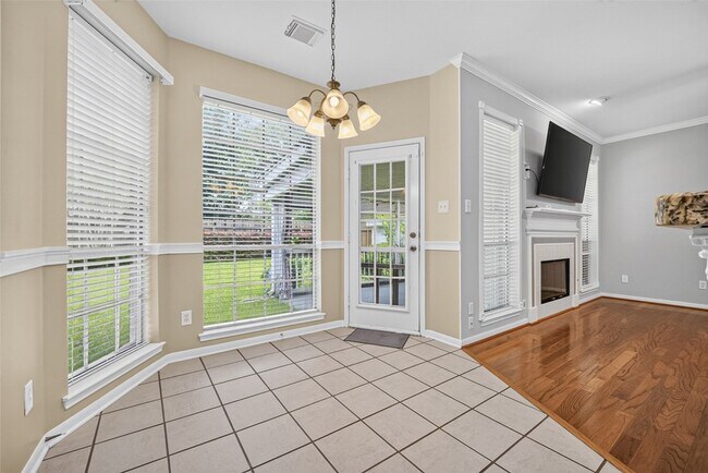 Building Photo - 4414 Ringrose Dr