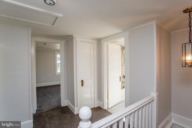 Building Photo - 766 Sergeantsville Rd