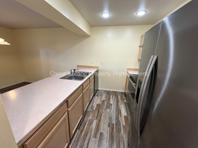 Building Photo - 2 bed condo in Ridgewood Condo Community