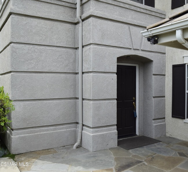 Building Photo - 2324 Solway Ct