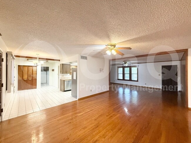 Building Photo - 2519 E Fairfield St